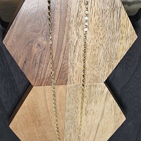 🔥14k Gold Embossed Tile Chain - Picture 5 of 10